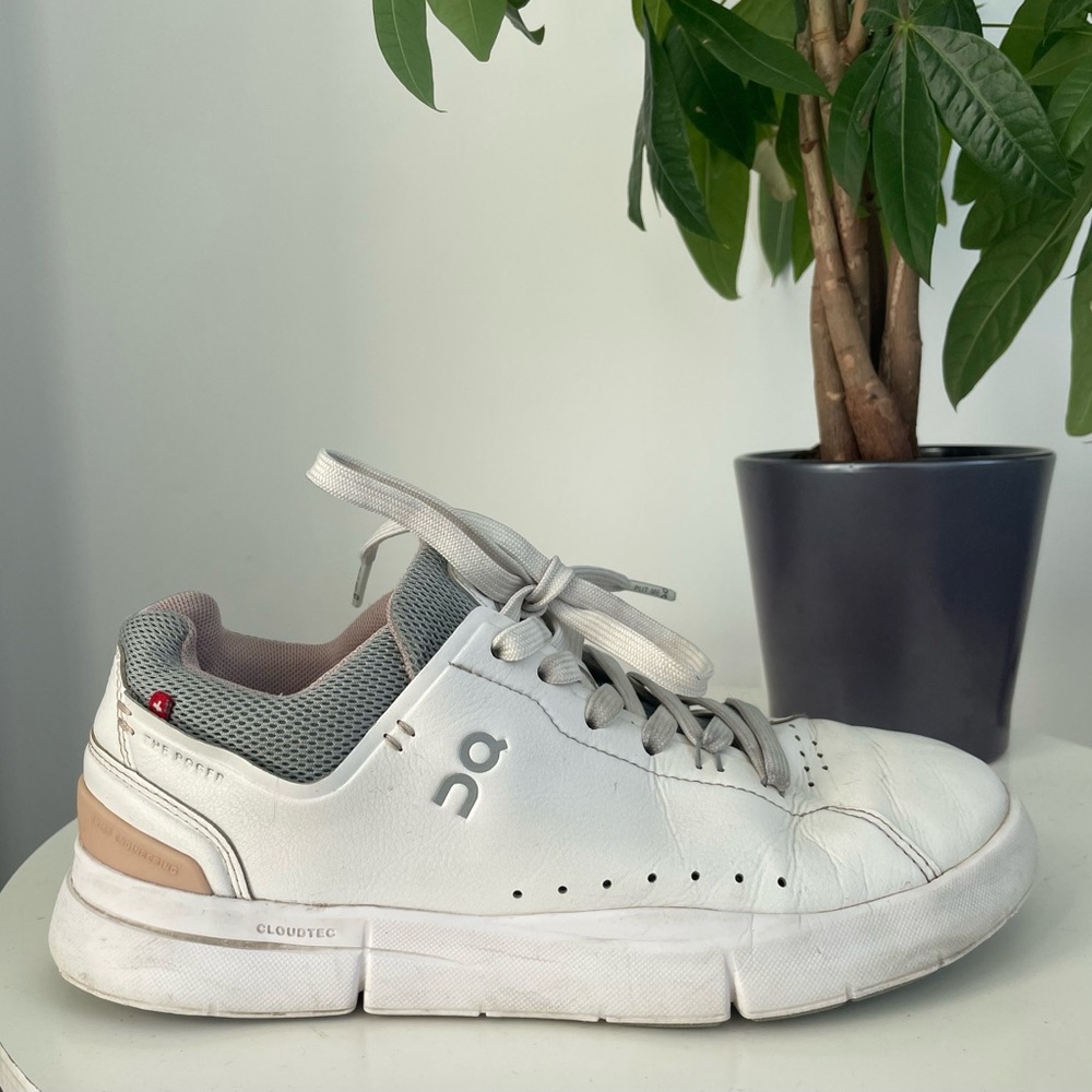 Women Size 7.5 On Cloud The Roger Advantage White Rosehip Shoes